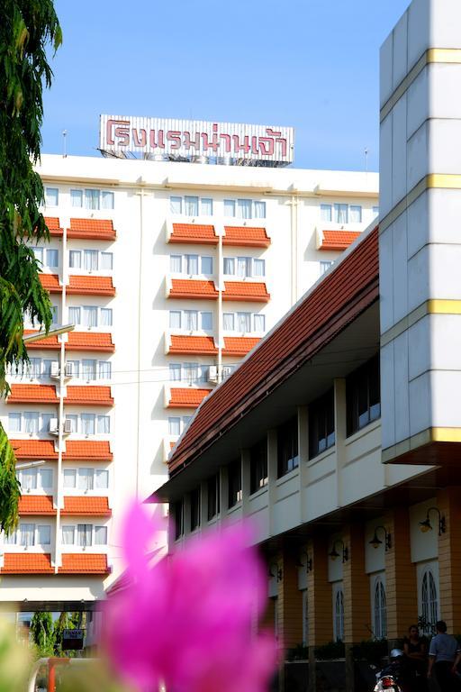 Nan Chao Hotel Phitsanulok Exteriör bild